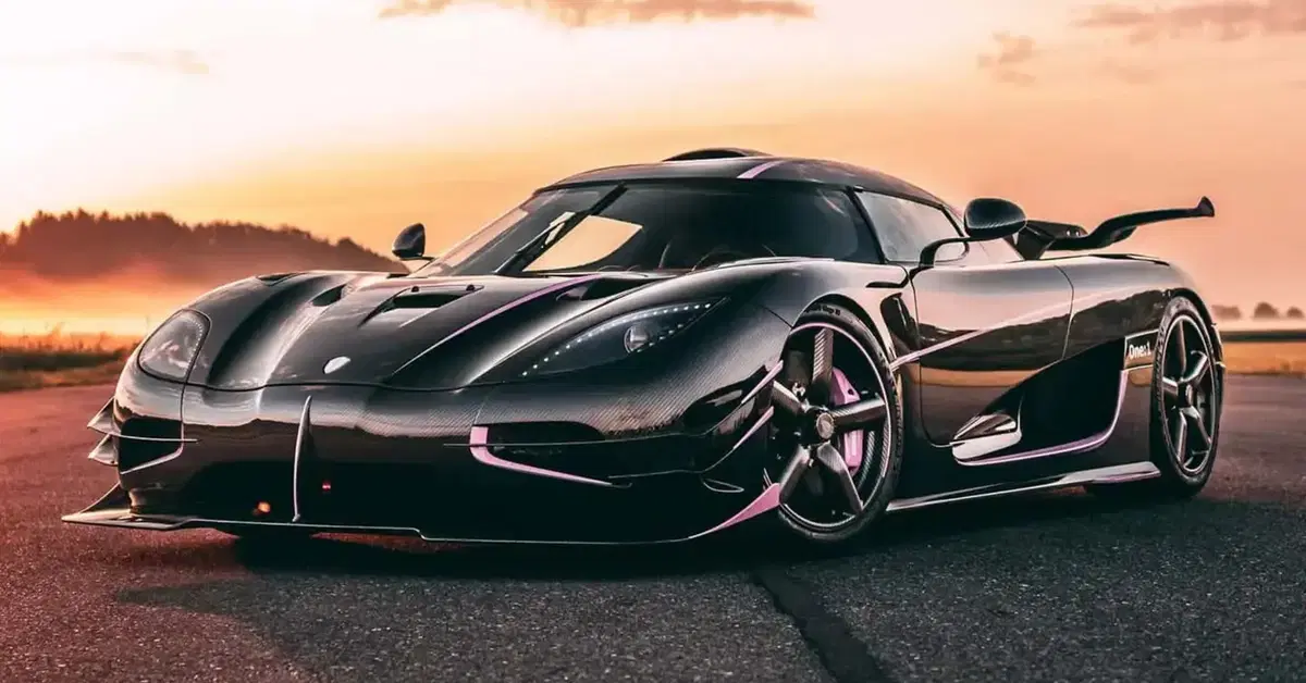 Koenigsegg One:1 &ldquo;JC&rdquo; all&rsquo;asta: la Megacar da 1.360 CV torna protagonista tra record e collezionisti