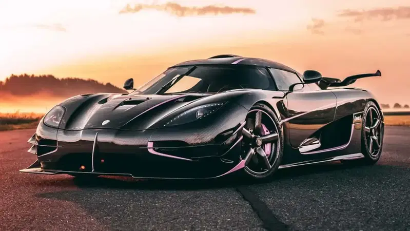 Koenigsegg One:1 &ldquo;JC&rdquo; all&rsquo;asta: la Megacar da 1.360 CV torna protagonista tra record e collezionisti