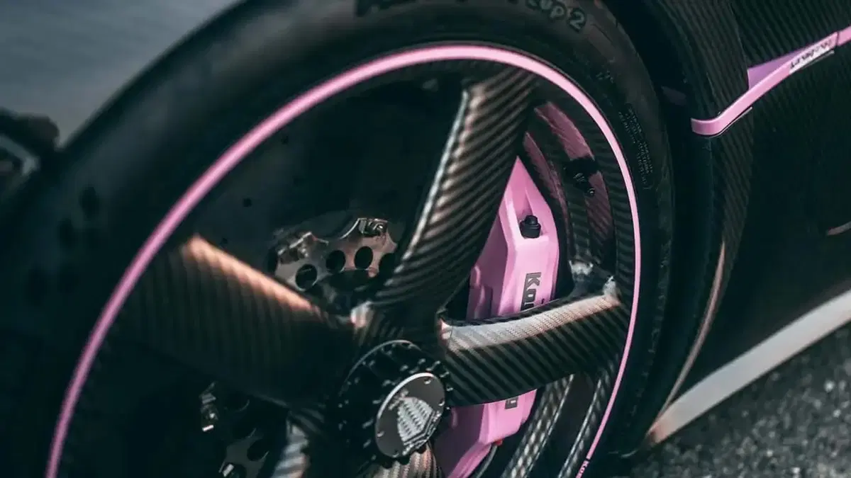 Koenigsegg One:1 “JC” all’asta: la Megacar da 1.360 CV torna protagonista tra record e collezionisti (2)