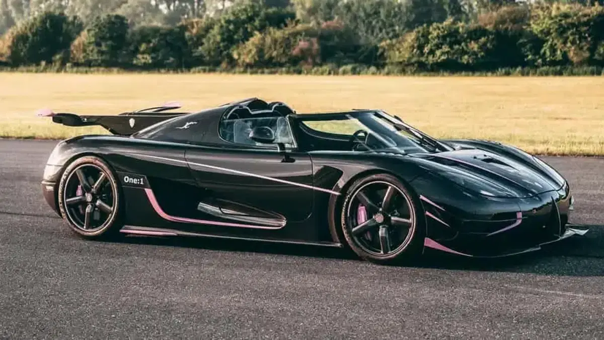 Koenigsegg One:1 “JC” all’asta: la Megacar da 1.360 CV torna protagonista tra record e collezionisti (7)