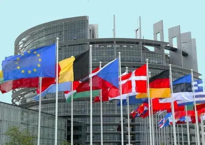 UE 2035, maggioranza Ursula spaccata sullo stop ai motori termici: la partita arriva ai supplementari