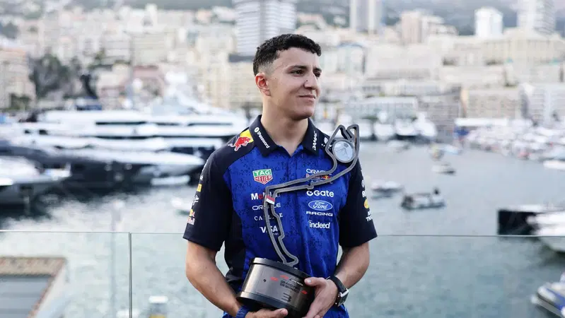 F1, "Ho spento il cervello e mi sono buttato": Hadjar eroico a Monaco sul podio con la Red Bull "inguidabile"