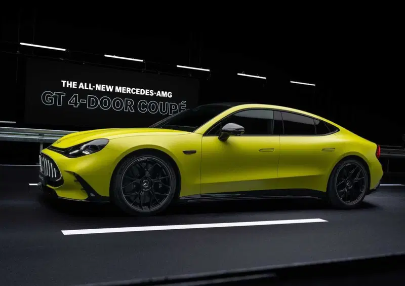Mercedes-Benz AMG GT Coupé 4 (2026-->>) (2)