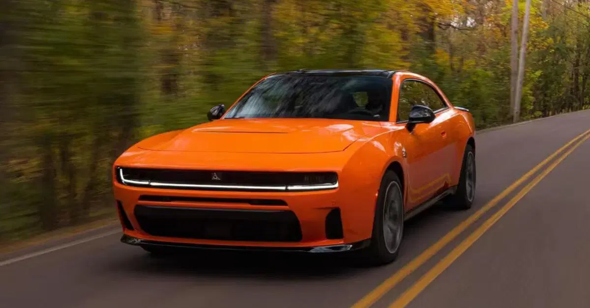 Dodge Charger arriva in Europa: la muscle car americana sbarca anche con motori benzina e versione elettrica Daytona