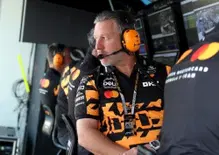 “Se torna il V8 potremmo produrre i motori McLaren”: Zak Brown scuote la F1, lancia Norris e Piastri a Le Mans e attacca l'asse Wolff-Alpine