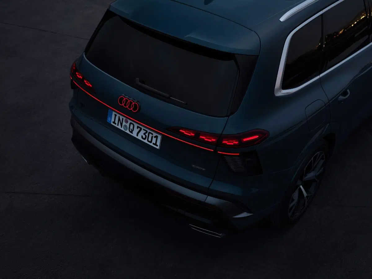 Nuova Audi Q7 2026: debutta la terza generazione del SUV premium con motore V6 diesel mild hybrid e fino a sette posti (4)