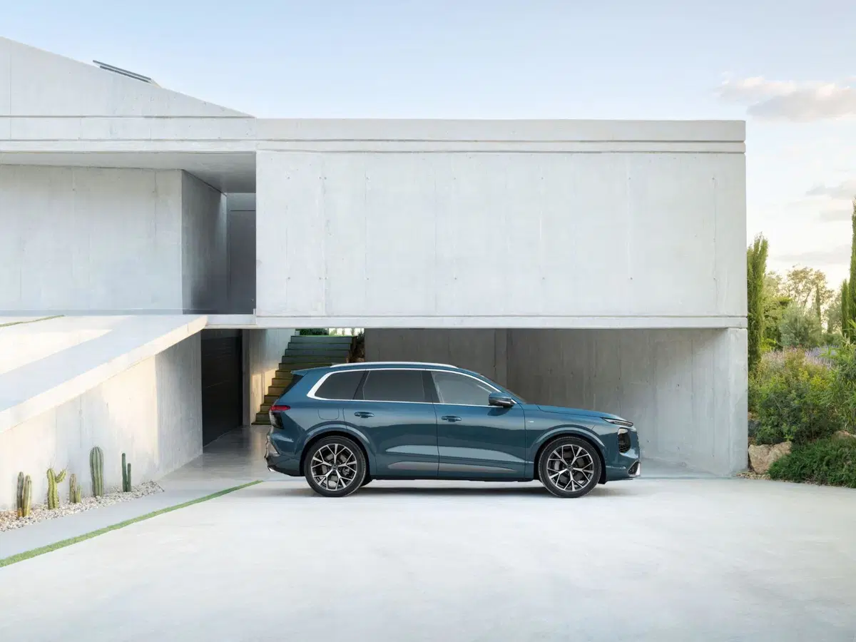 Nuova Audi Q7 2026: debutta la terza generazione del SUV premium con motore V6 diesel mild hybrid e fino a sette posti (8)