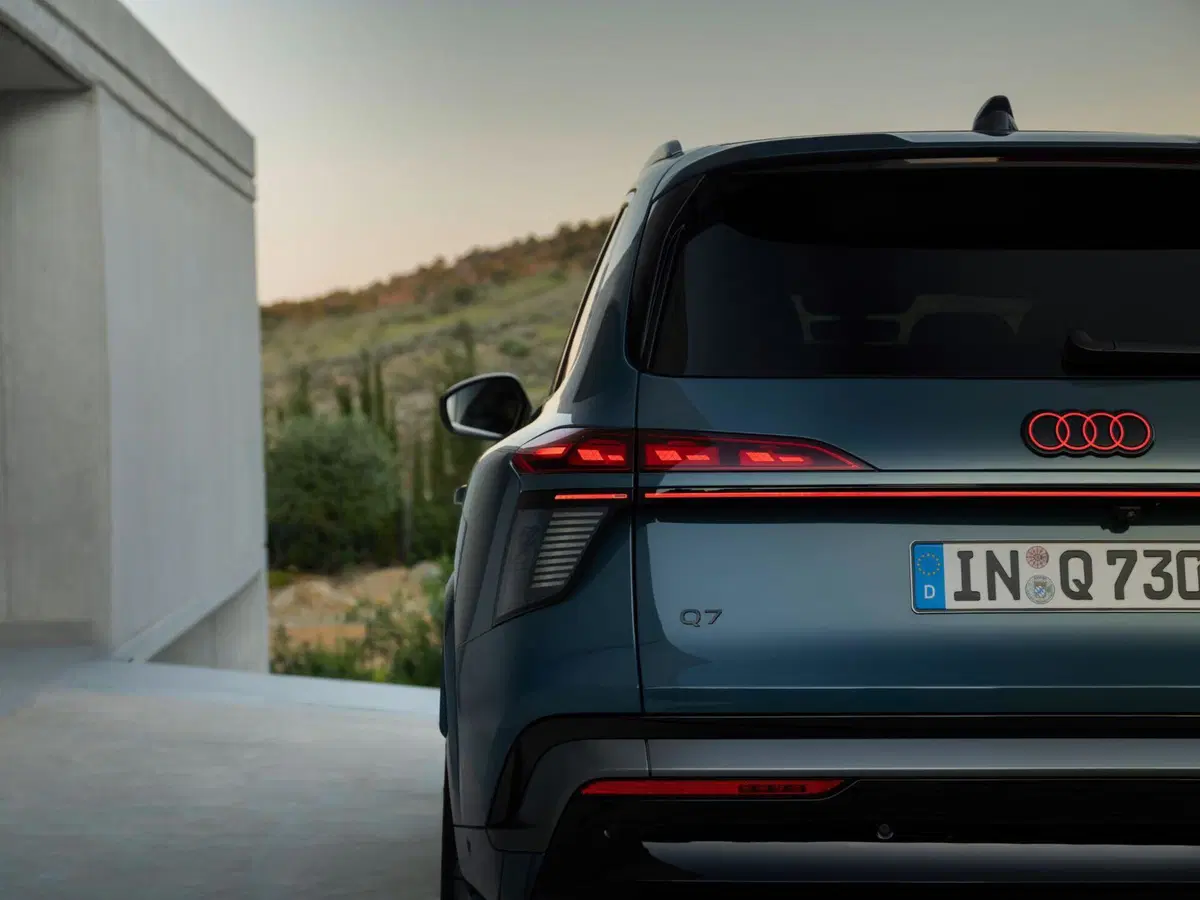 Nuova Audi Q7 2026: debutta la terza generazione del SUV premium con motore V6 diesel mild hybrid e fino a sette posti (13)