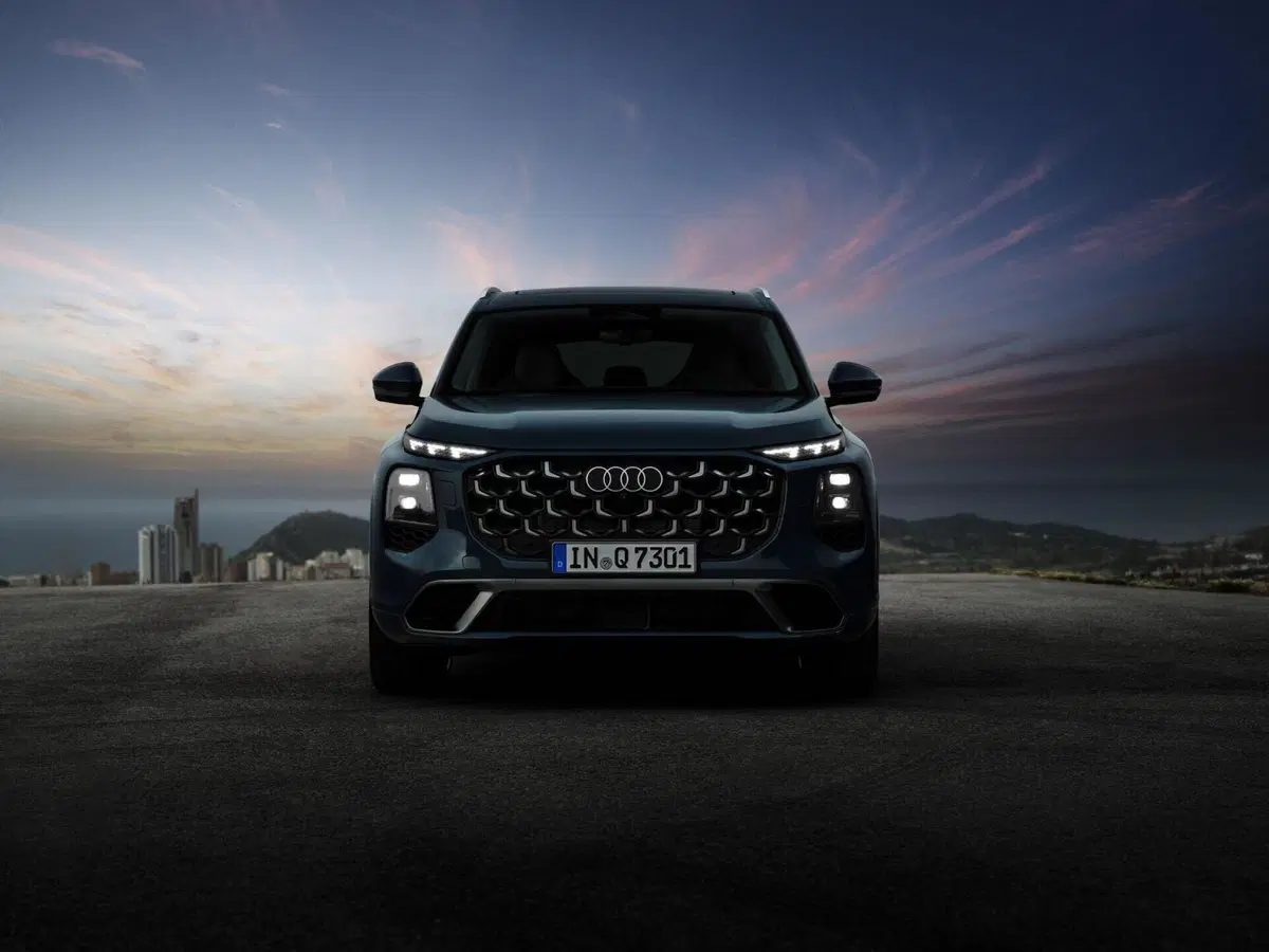 Nuova Audi Q7 2026: debutta la terza generazione del SUV premium con motore V6 diesel mild hybrid e fino a sette posti (16)