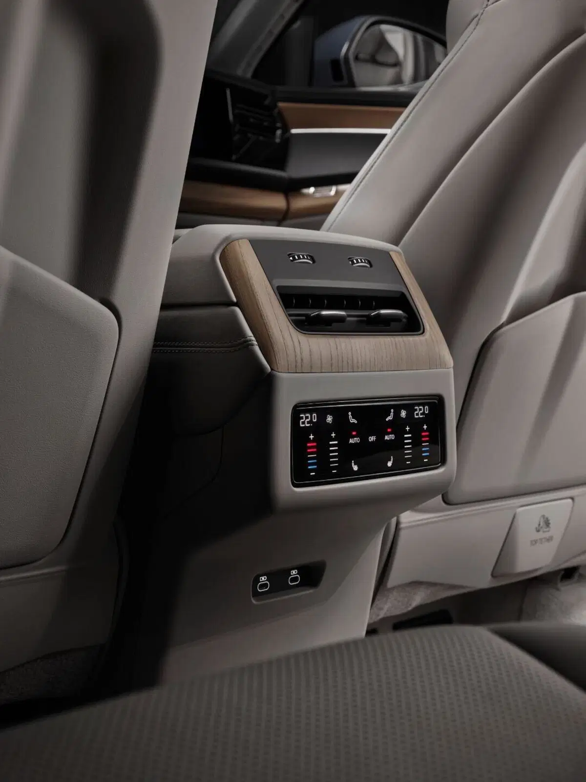 Nuova Audi Q7 2026: debutta la terza generazione del SUV premium con motore V6 diesel mild hybrid e fino a sette posti (9)