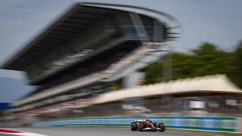 F1, il mistero dei freni di Leclerc e la Mercedes pigliatutto con Antonelli: Ferrari cerca la svolta a Barcellona. Gli orari Sky e TV8