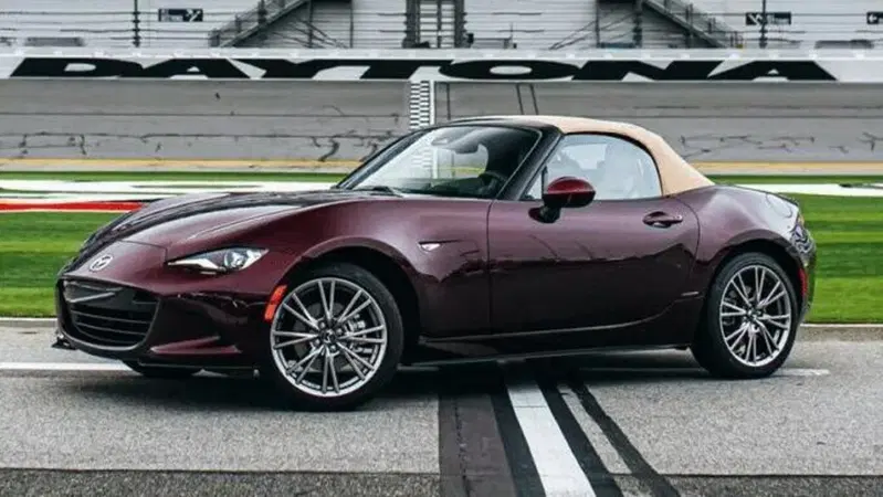 Mazda MX-5, arriva la nuova serie speciale per celebrare i 35 anni della roadster pi&ugrave; venduta di sempre