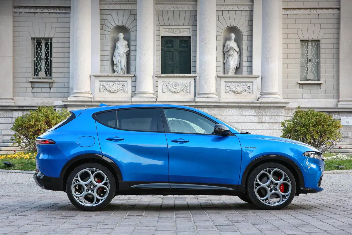 Alfa Romeo TONALE hybrid: su strada con la 1.5 da 160 CV [video] (9)