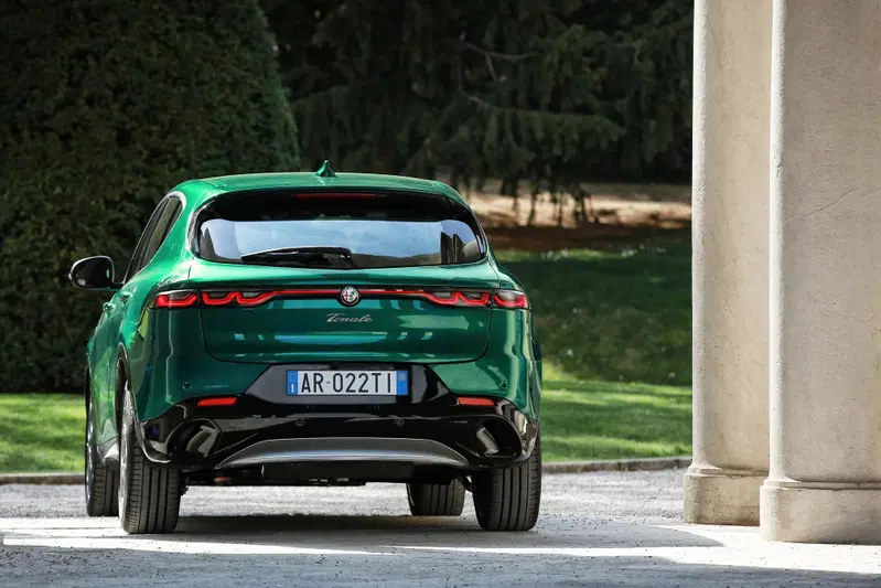 Alfa Romeo Tonale posteriore