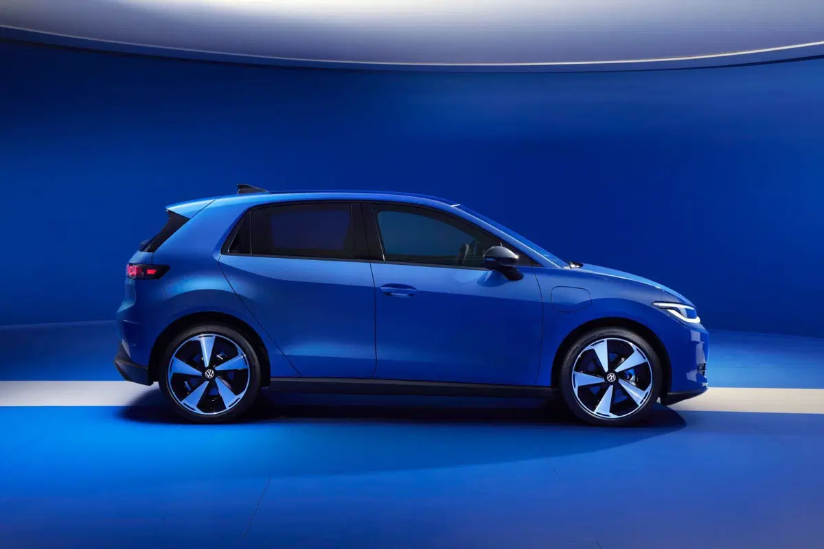 Volkswagen, le auto a benzina come i cavalli: perché l’elettrico vincerà senza divieti secondo Martin Sander