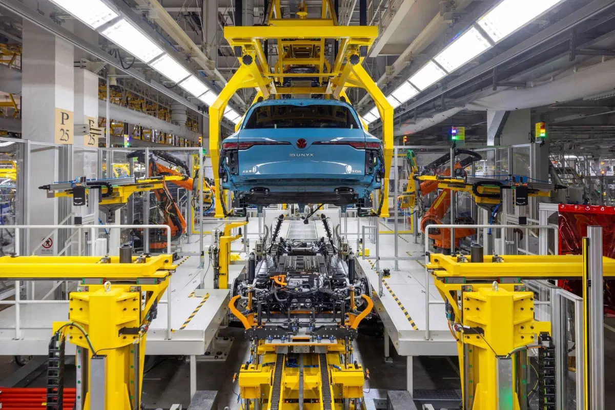 Volkswagen, le auto a benzina come i cavalli: perché l’elettrico vincerà senza divieti secondo Martin Sander (12)