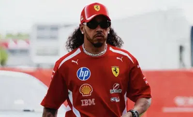 "Ho voluto quei freni, Leclerc all'inizio non li voleva ma ora ha cambiato idea": Hamilton svela la svolta segreta di Ferrari con Carbon Industries