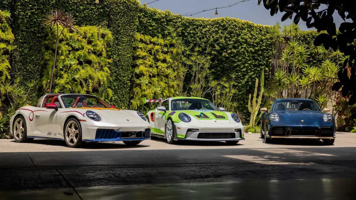 Porsche trasforma Woody, Buzz e Jessie in tre 911 uniche al mondo: il sogno Toy Story diventa realtà (2)