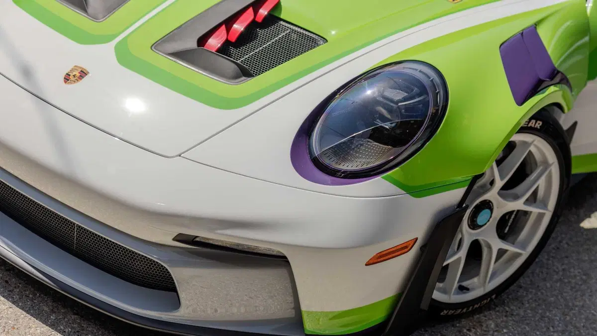 Porsche 911 Buzz Lightyear (8)