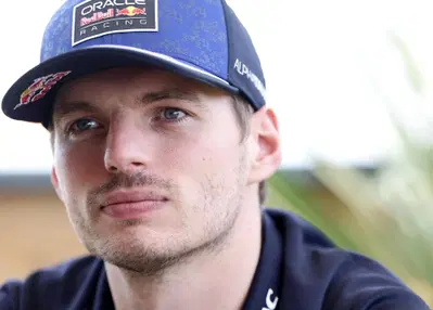 "Sorpresi, non ci sentiamo i migliori. Abbiamo chiesto spiegazioni alla FIA": cos&igrave; Max Verstappen risponde al non ADUO della Red Bull. E su Antonelli rivela...
