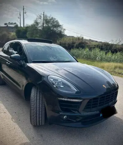 Porsche Macan 2.0 del 2018 usata a Cefalu'