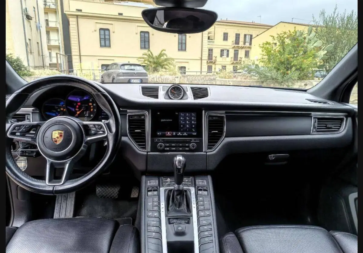 Porsche Macan usata a Palermo (9)