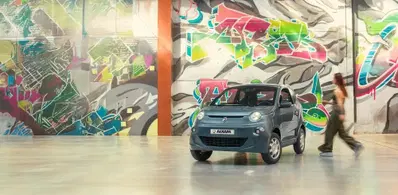 Minicar, boom in Italia: Aixam lancia la nuova Easy e punta a produrre 30 mila veicoli l'anno