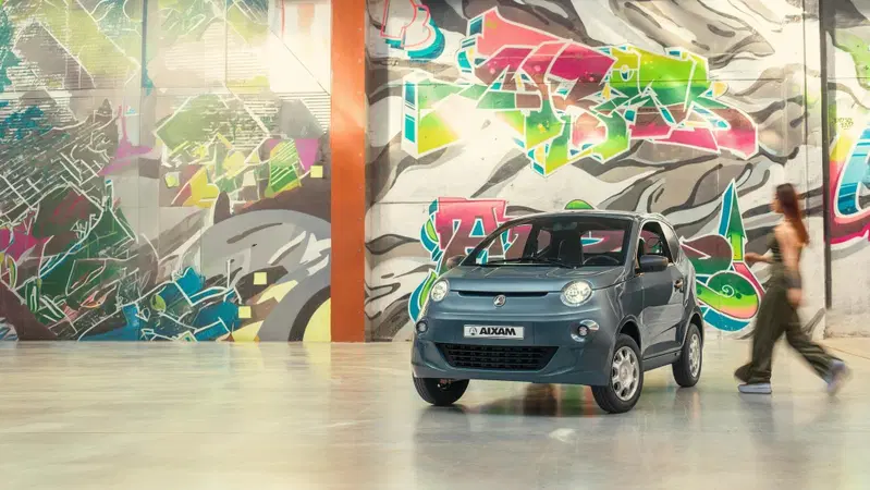 Minicar, boom in Italia: Aixam lancia la nuova Easy e punta a produrre 30 mila veicoli l'anno