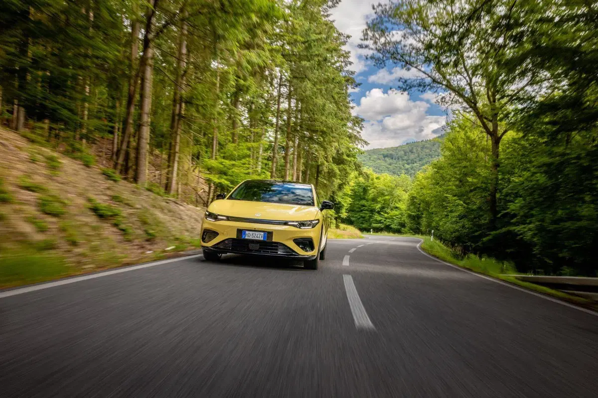 Leapmotor B05: la berlina elettrica ad un prezzo scioccante che sfida le regole del segmento [VIDEO] (33)
