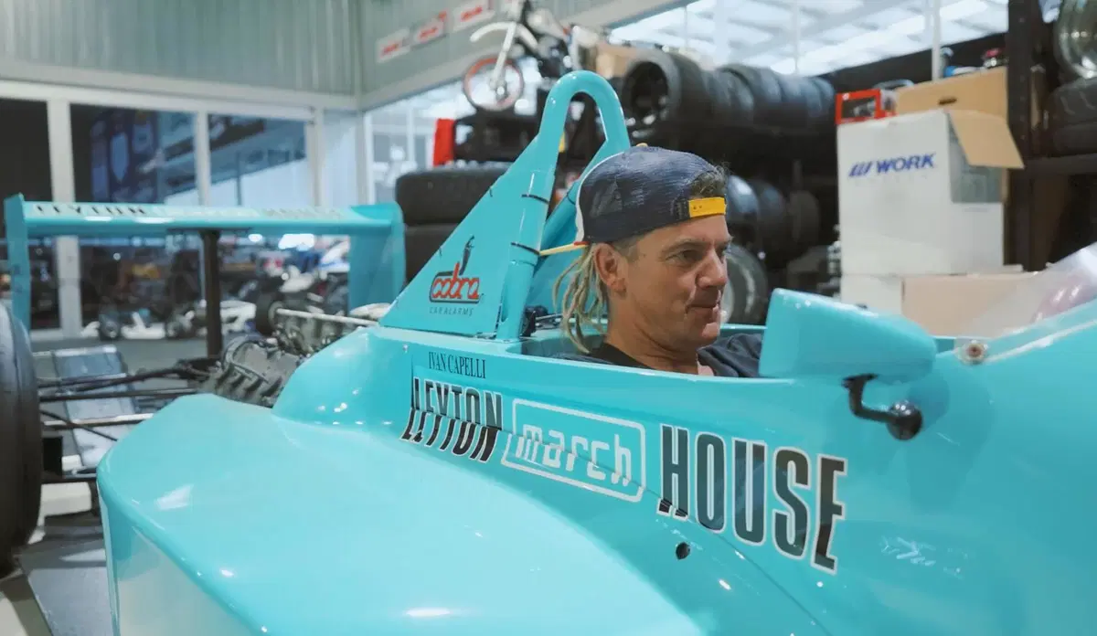 Mad Mike trasforma una Formula 1 anni '80 in auto da drift con motore rotativo: il progetto più folle di sempre