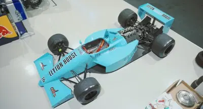 Mad Mike trasforma una Formula 1 anni '80 in auto da drift con motore rotativo: il progetto pi&ugrave; folle di sempre