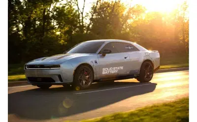 Stellantis porta su strada le batterie allo stato solido: al via i test sulla Dodge Charger Daytona con tecnologia Factorial