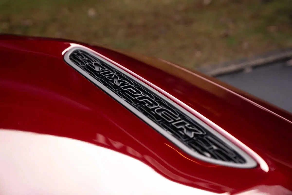 Dodge Charger 2026 in Europa, benzina biturbo o l'eretica elettrica da 670 CV: la muscle car che divide i puristi ma corre più di prima (5)