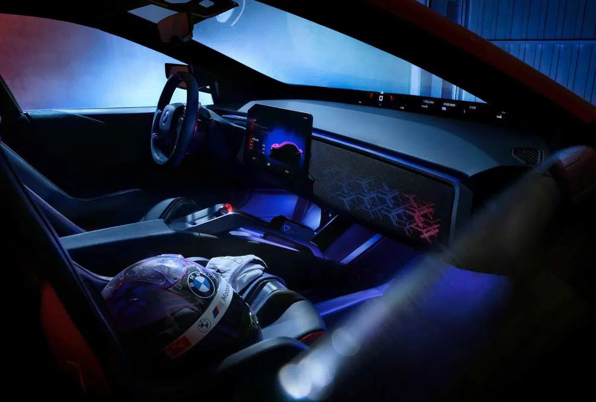 BMW M Concept Neue Klasse, a Le Mans debutta la M del futuro: quattro motori elettrici e oltre 100 kWh (9)