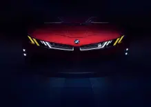 BMW M Concept Neue Klasse, a Le Mans debutta la M del futuro: quattro motori elettrici e oltre 100 kWh