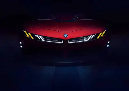 BMW M Concept Neue Klasse, a Le Mans debutta la M del futuro: quattro motori elettrici e oltre 100 kWh