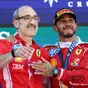 F1. “È così timido, l’ho abbracciato per ringraziarlo”: Lewis Hamilton celebra Carlo Santi dopo la vittoria a Barcellona 