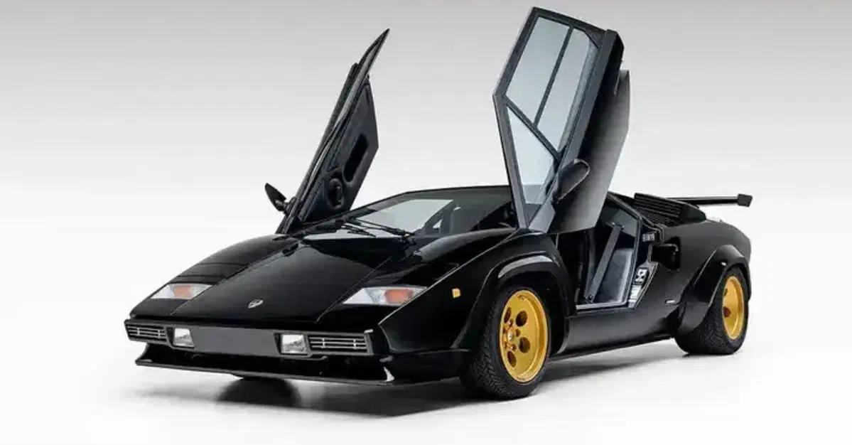 Lamborghini Countach LP5000 all&rsquo;asta: il V12 da sogno torna sul mercato dei collezionisti