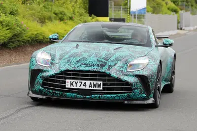 Aston Martin Vantage RS, stessa anima V8 ma ancora pi&ugrave; potenza: il prototipo si mostra al N&uuml;rburgring