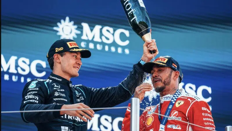 F1. Russell gela la Mercedes dopo il ko di Antonelli: "Sono stato fortunato, ma l'affidabilit&agrave; ora &egrave; un grande problema". E della Ferrari dice...