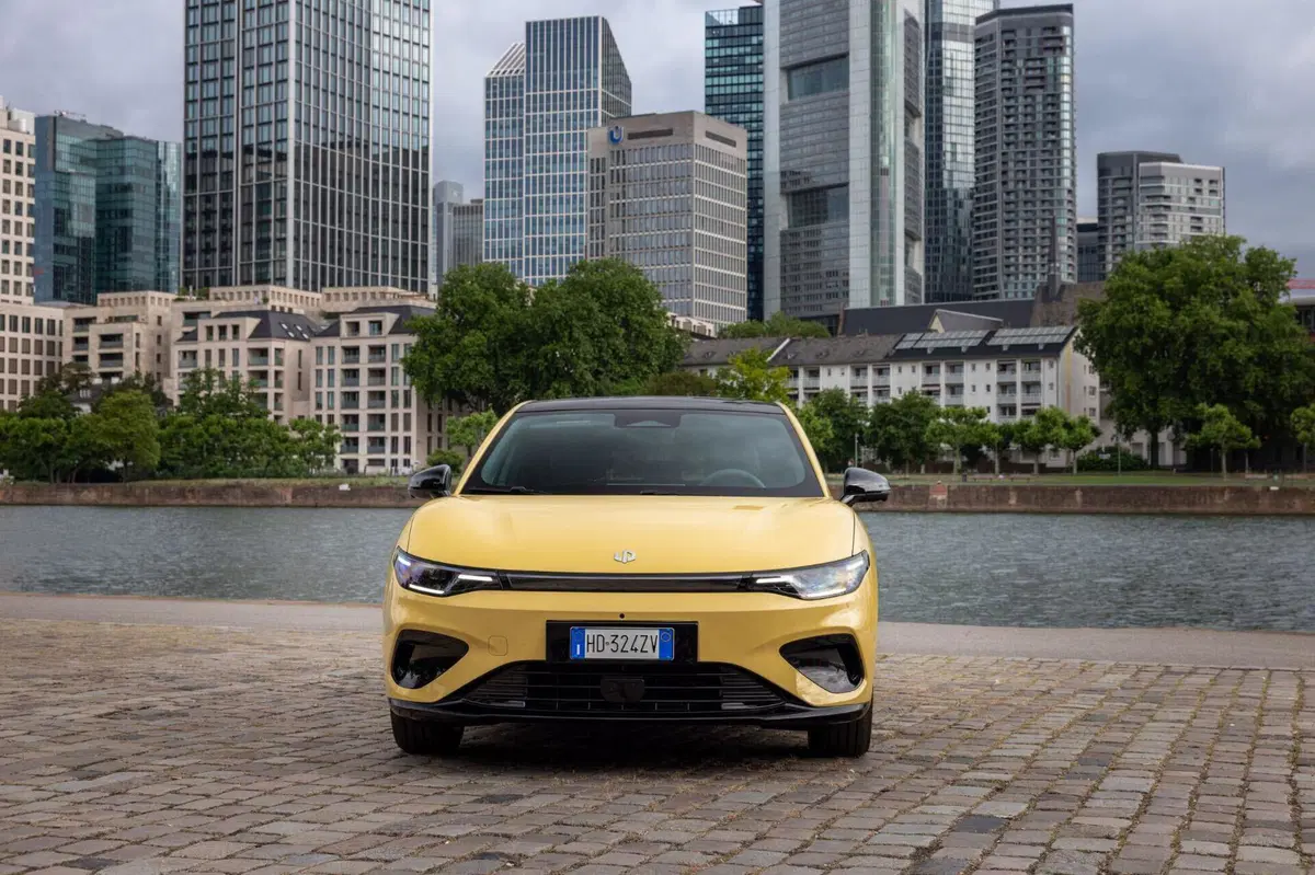 Leapmotor B05: la berlina elettrica ad un prezzo scioccante che sfida le regole del segmento [VIDEO] (7)