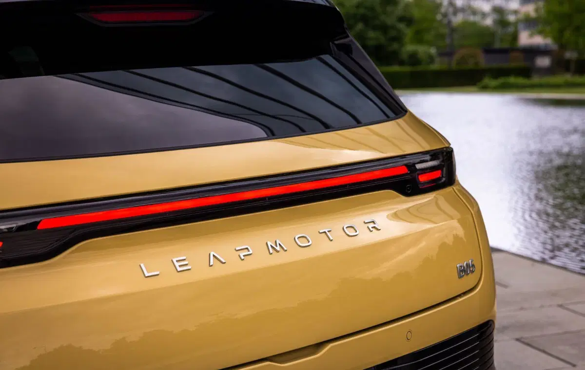Leapmotor B05: la berlina elettrica ad un prezzo scioccante che sfida le regole del segmento [VIDEO] (20)