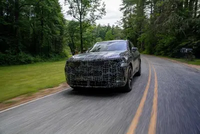 Nuova BMW X5: cinque anime sotto lo stesso cofano, dall'elettrico all'idrogeno