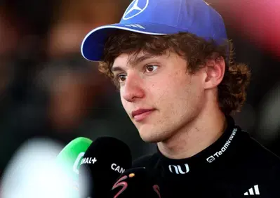 F1. Ci vorrà tempo per un nuovo motore: Antonelli spegne gli entusiasmi Mercedes sull'ADUO e poi frena: Basta paragoni con Senna perché...