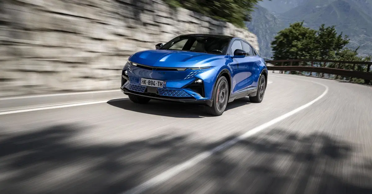 Alpine A390 GT, la prova: il design conquista, i tre motori fanno la differenza