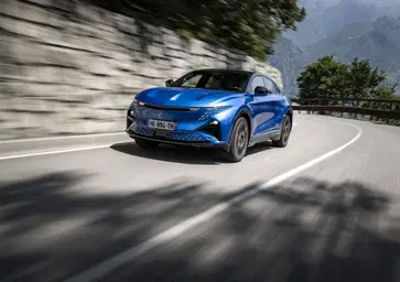 Alpine A390 GT, la prova: il design conquista, i tre motori fanno la differenza