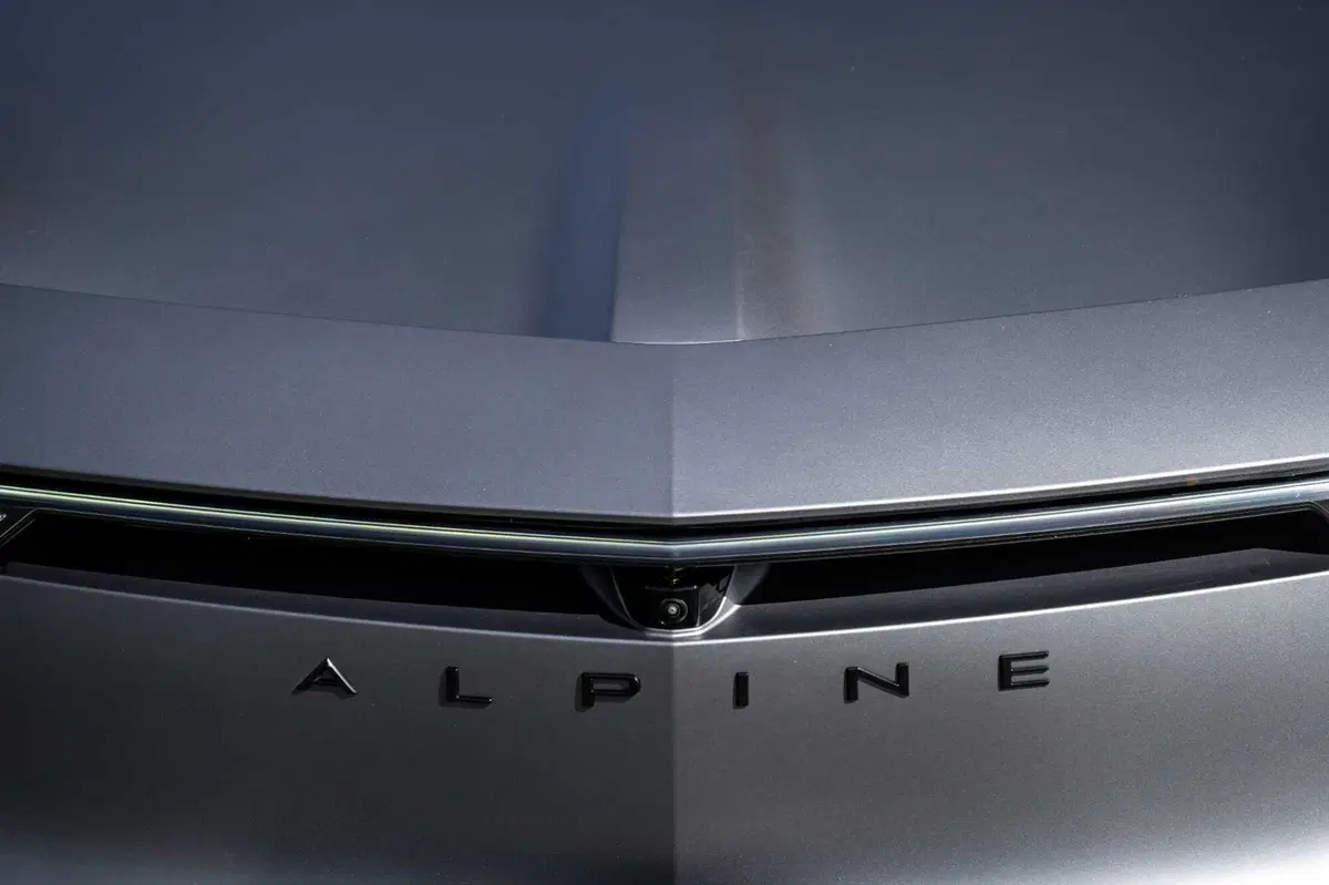 Alpine A390 GT, la prova: il design conquista, i tre motori fanno la differenza (4)