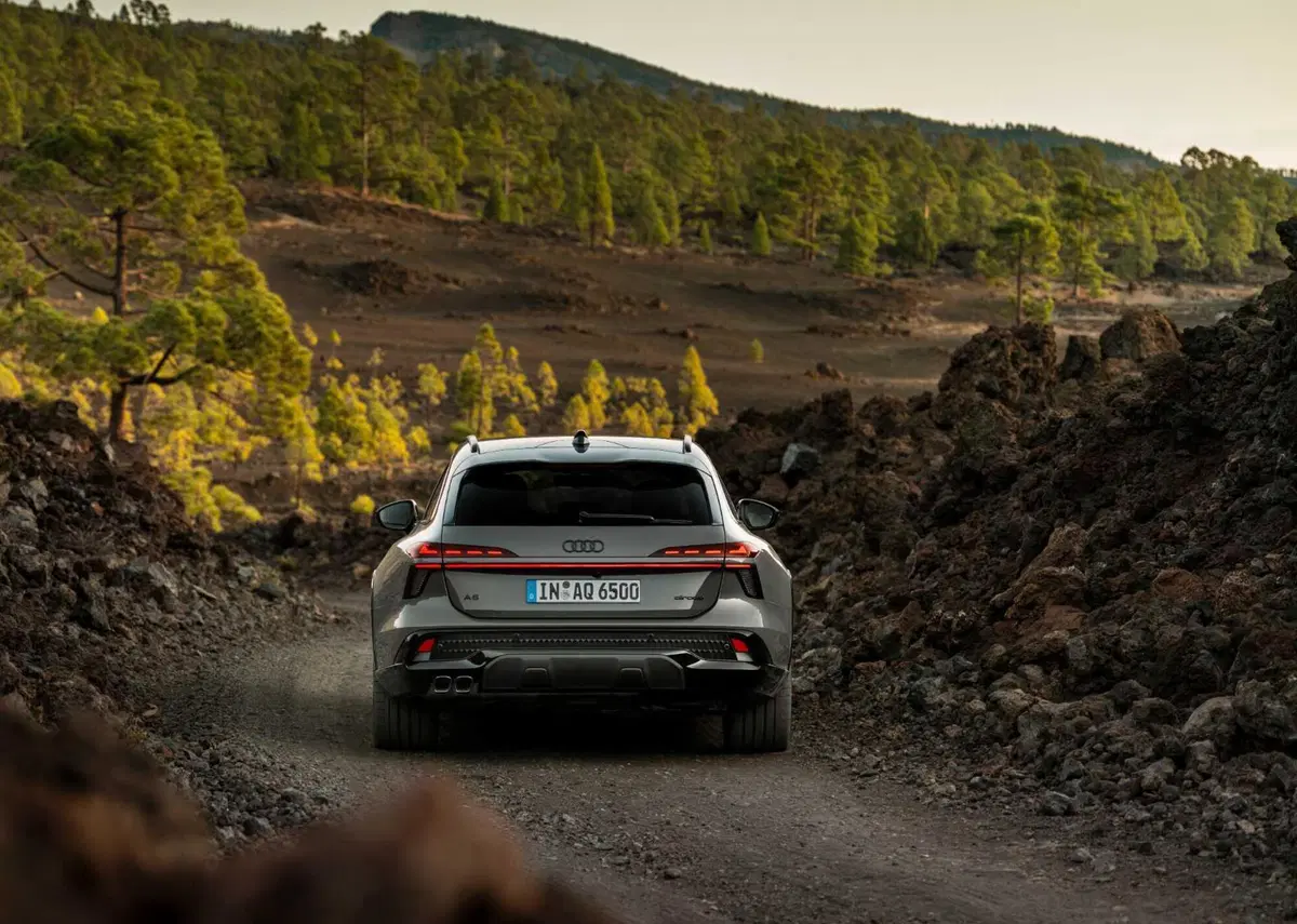 Audi A6 allroad 2026: la familiare che non teme nessun terreno arriva anche ibrida plug-in (7)