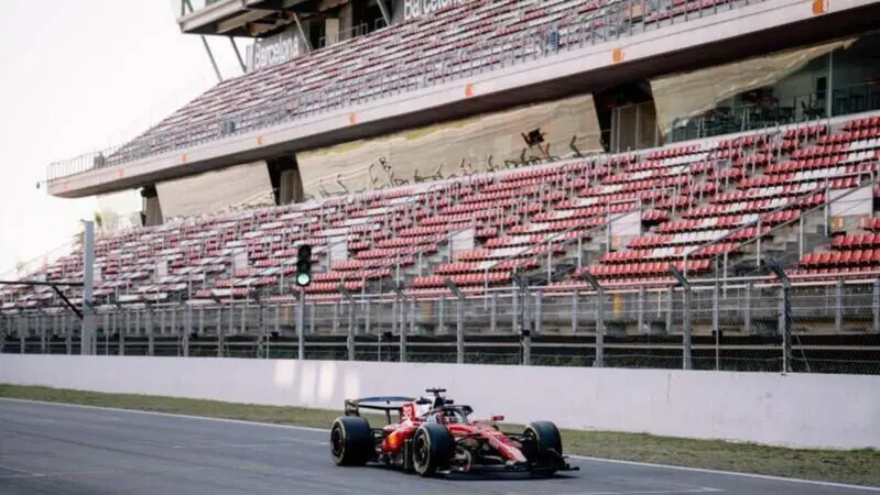 F1. Ferrari, un affare di famiglia a Barcellona: Arthur e Charles Leclerc infiammano i test Pirelli a 58&deg;C