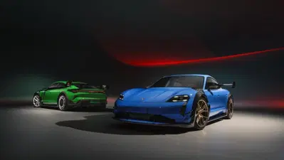 Porsche Taycan rivoluziona la guida elettrica: debutta il cambio virtuale e un kit Manthey per la Turbo GT